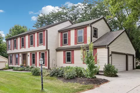 2711 Foxboro, Waukesha, WI 53189