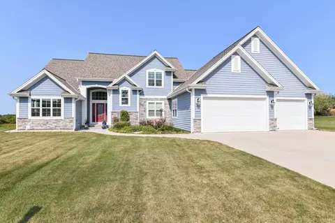 3236 Drumlin, Hartford, WI 53086