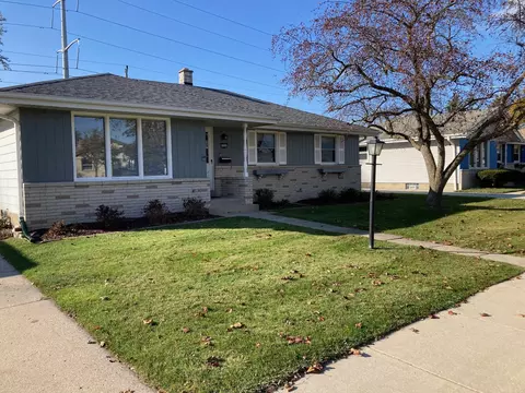7266 W Cody, Milwaukee, WI 53223