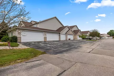 921 Prestwick #1, Waterford, WI 53185