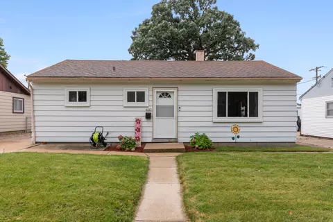 6927 W Bennett, Milwaukee, WI 53219