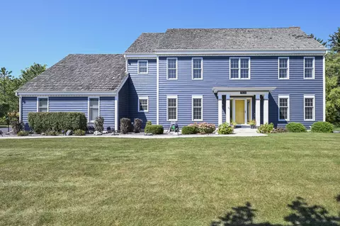 7626 W Knightsbridge, Mequon, WI 53097
