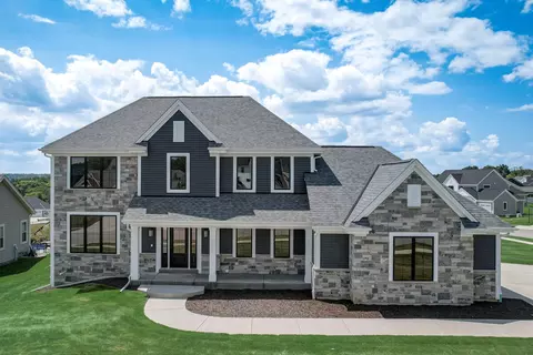 3711 Olde Howell, Waukesha, WI 53188