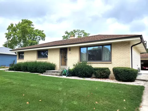 1540 Parknoll, Port Washington, WI 53074