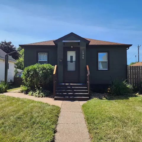 1906 19th, La Crosse, WI 54601