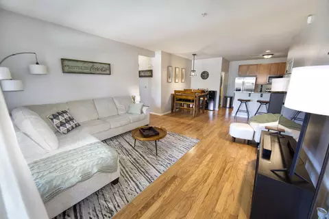 2955 W Drexel #408, Franklin, WI 53132