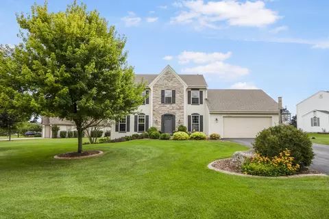 w234n7660 Grey Moss, Sussex, WI 53089