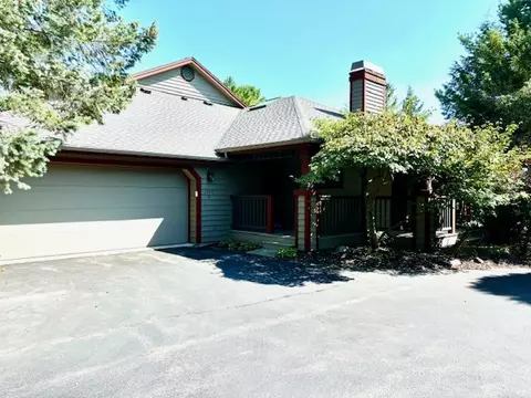 1090 Creeks Cross #A, Kohler, WI 53044