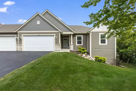 n48w14404 Hampton #4, Menomonee Falls, WI 53051