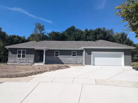 124 Vista Del Parco, Sullivan, WI 53178
