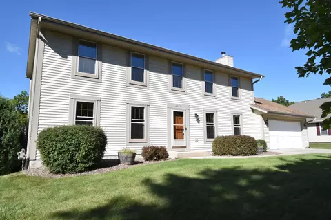 4945 S Woodlawn, Greenfield, WI 53228