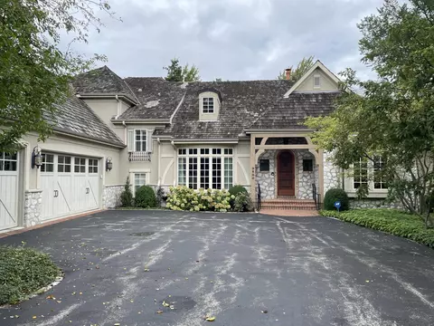 9800 N Columbia Crk, Mequon, WI 53092