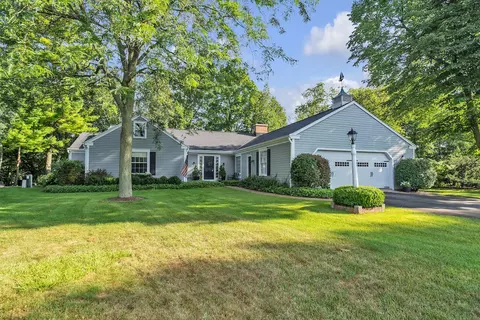 9479 N Fairway, Bayside, WI 53217