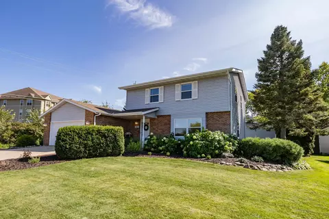 1663 Briarwood, Hartford, WI 53027