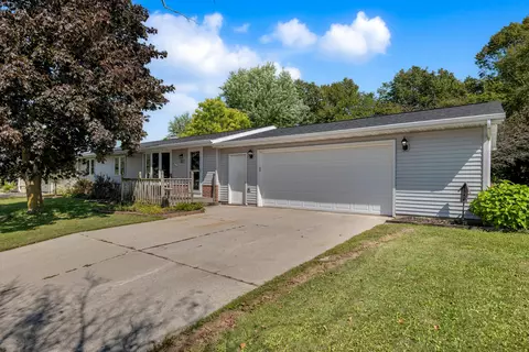 327 Berge, Valders, WI 54245