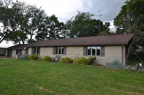 6840 Big Bnd, Waterford, WI 53185