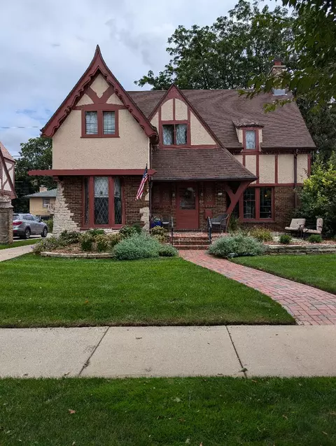 352 N Pinecrest, Milwaukee, WI 53208