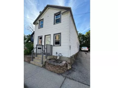 117 Mchenry, Burlington, WI 53105