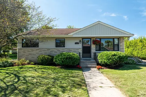 814 E Wisconsin, Pewaukee, WI 53072
