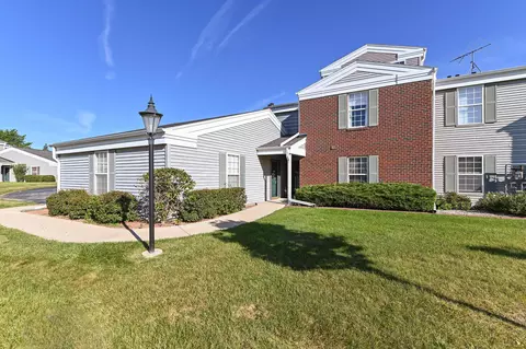 n17w26830 E Fieldhack #E, Pewaukee, WI 53072