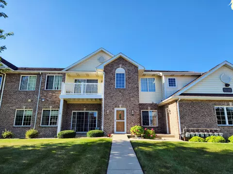 9288 Creekside #223, Pleasant Prairie, WI 53158
