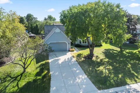 n28w22311 Foxwood, Waukesha, WI 53186