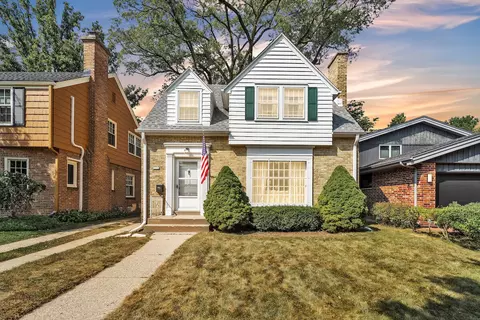 5551 N Shoreland, Whitefish Bay, WI 53217