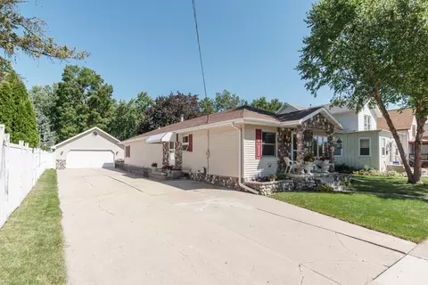 216 Elm, Watertown, WI 53098