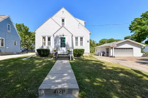 4120 W Kiehnau, Milwaukee, WI 53209