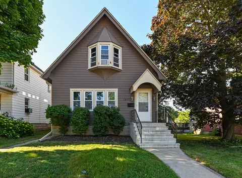 1417 Rawson, South Milwaukee, WI 53172