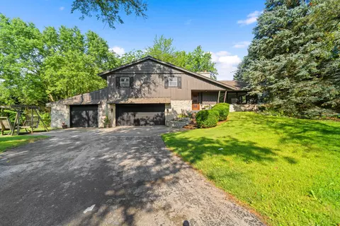 w261s8345 Faulkner, Mukwonago, WI 53149