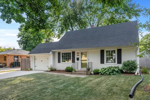 w66n393 Kennedy, Cedarburg, WI 53012