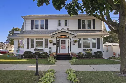 1300 W Lawn, Racine, WI 53405