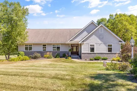 66 Meadow, Delafield, WI 53018