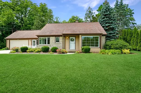 4735 Lilly, Brookfield, WI 53005