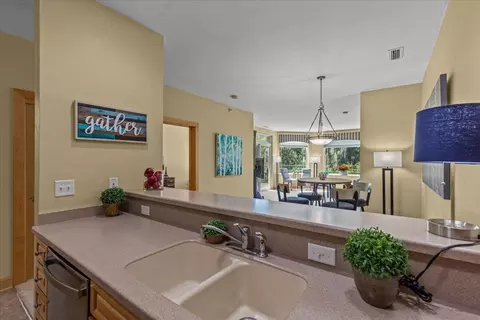 n74w13737 Appleton #112, Menomonee Falls, WI 53051
