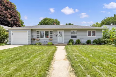 5068 N Lydell, Whitefish Bay, WI 53217