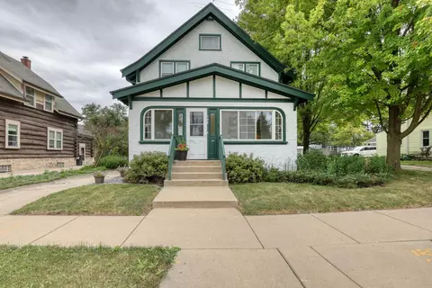 135 N West, Waukesha, WI 53186