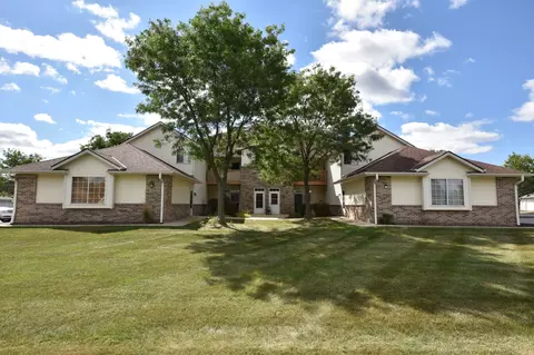 4936 W Maple Leaf, Greenfield, WI 53220