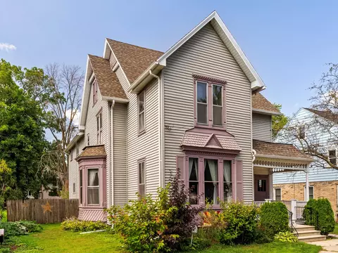 1222 S 7th, Manitowoc, WI 54220