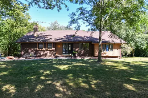 644 Oakland, Mukwonago, WI 53149