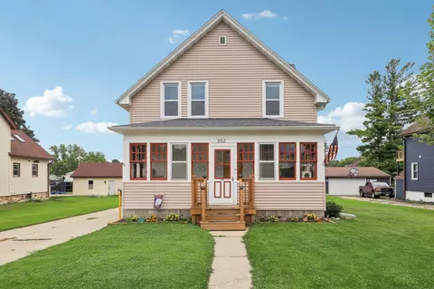 352 N Henninger, Mayville, WI 53050