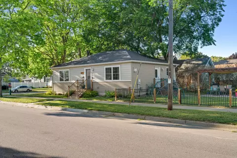 1411 Palace, La Crosse, WI 54603