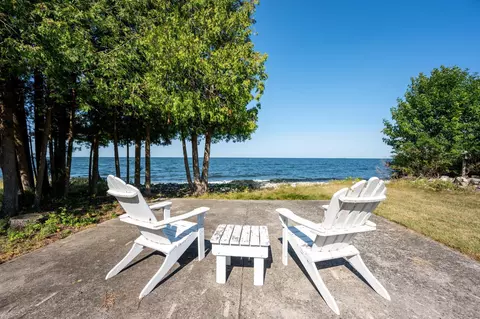 5713 Bay Shr, Egg Harbor, WI 54235