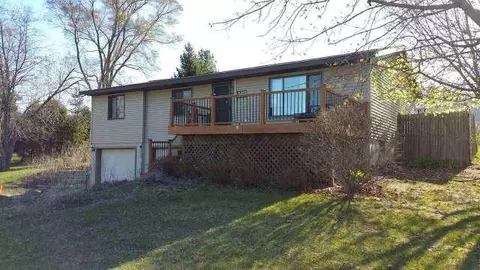 N7203 Circle, Wyocena, WI 53954
