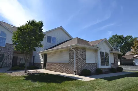 4881 W Maple Leaf #5-4, Greenfield, WI 53220