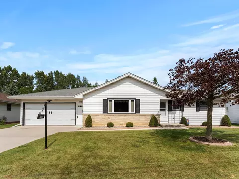 2216 Richmond, Manitowoc, WI 54220