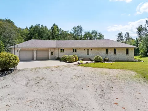 1823 Pheasant, Manitowoc, WI 54220