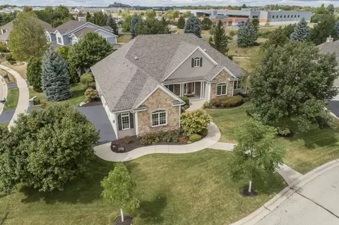 1742 Springhaven, Oconomowoc, WI 53066