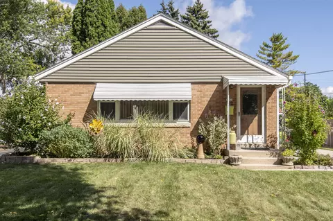 1922 Eden, Saint Francis, WI 53235